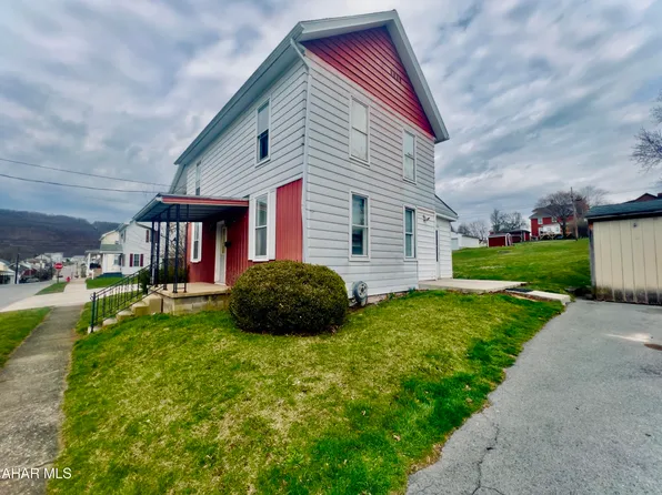 509 Cherry St, Roaring Spring, PA 16673