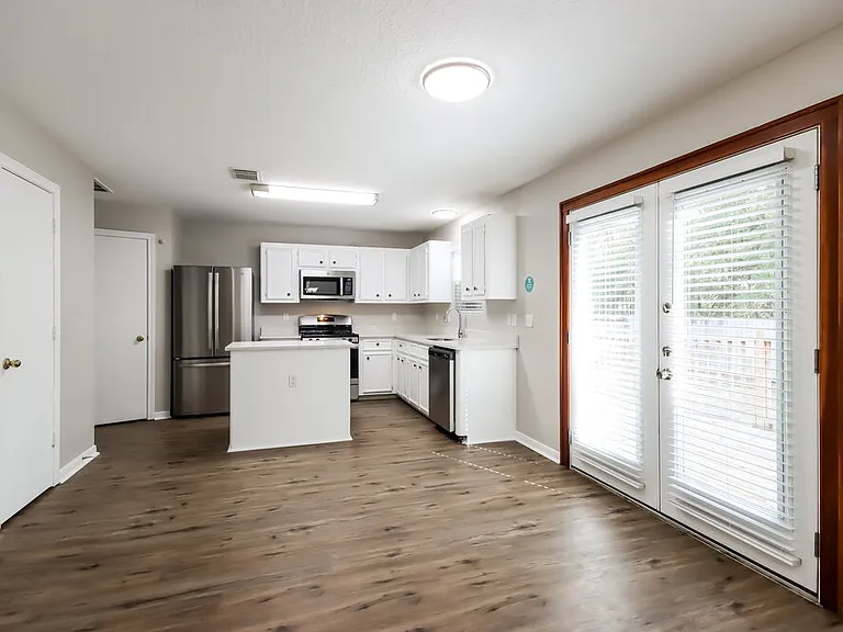 4010 Hunnington Dr — Photo 8