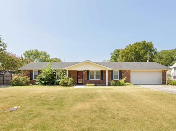 1120 Hillandale Dr, Tuscumbia, AL 35674