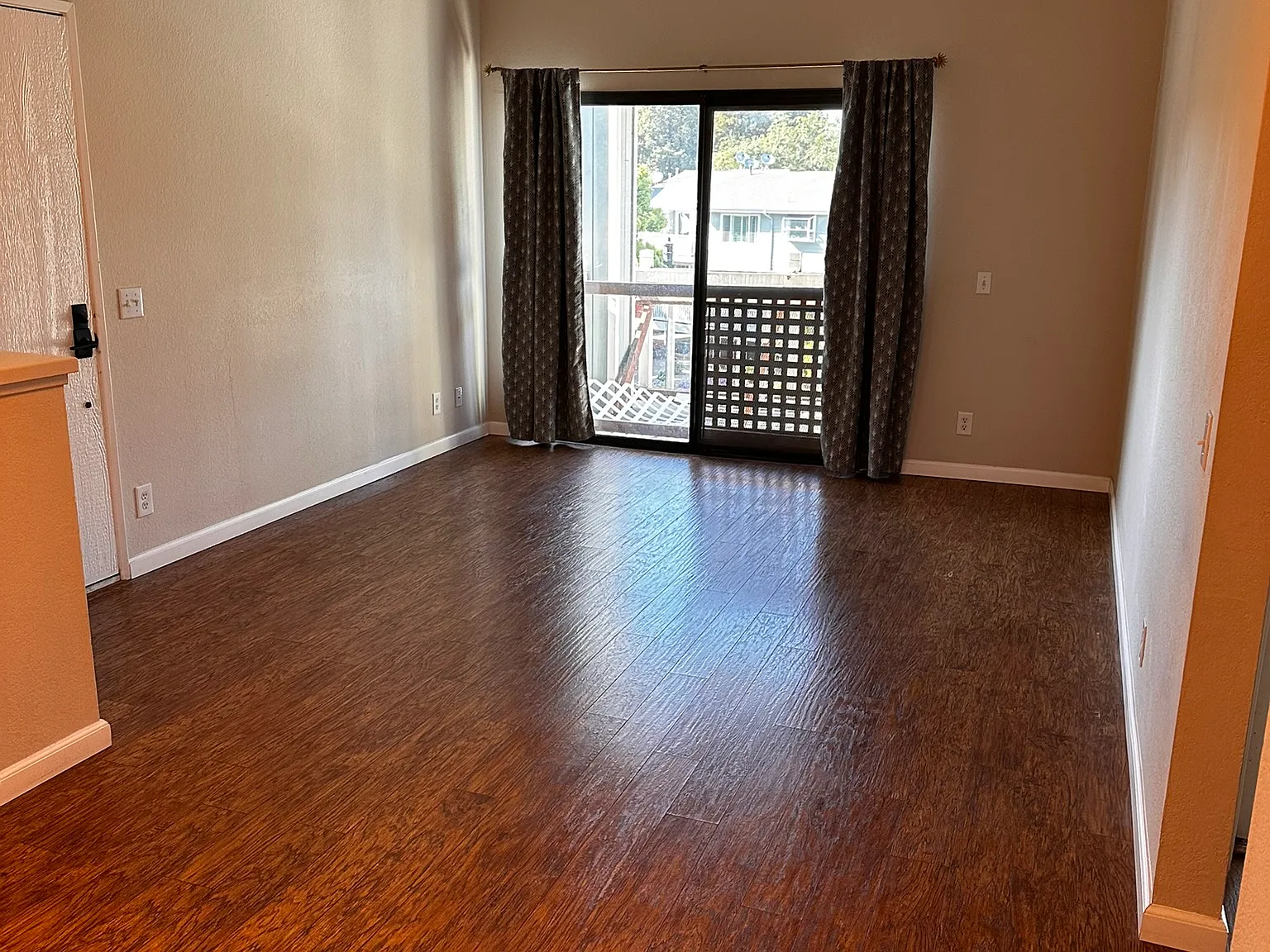 1 bed, 714 sqft, $2,350 — Photo 4