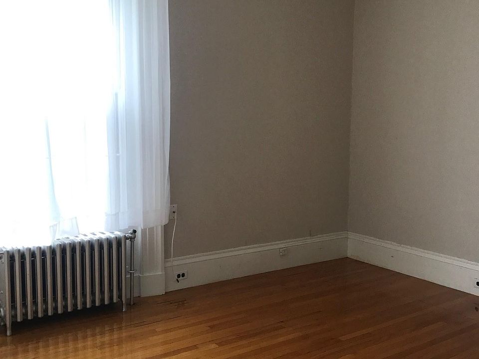 2nd image of 31 Pleasant St