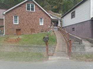 79 Pickering Frk, Gilbert, WV 25621