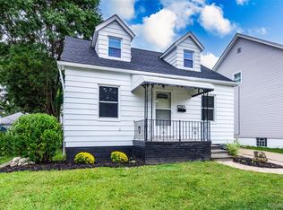 7239 Gronow Ave, Center Line, MI 48015