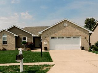 716 Simon Dr, Washington, IL 61571