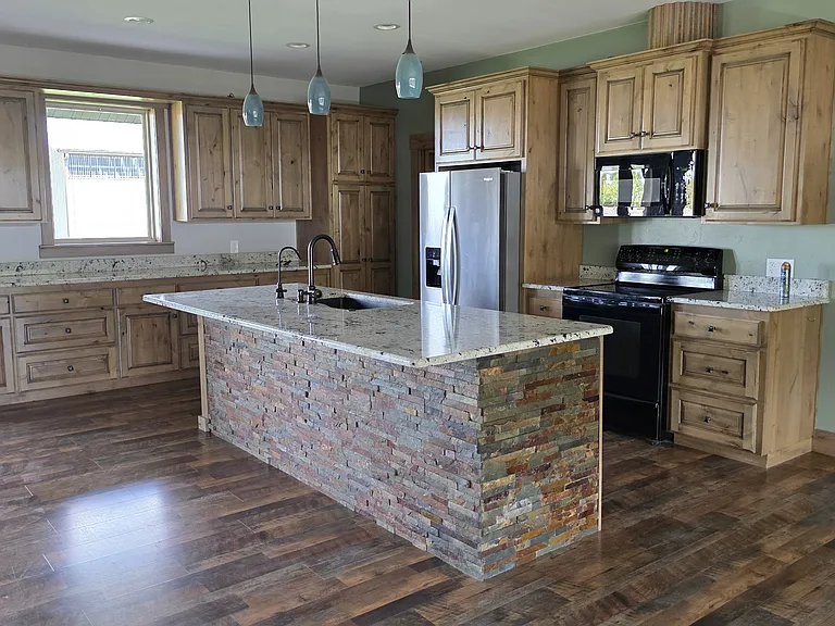 379 Eagle Way — Photo 3