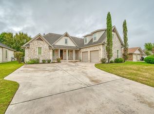 423 Saint Andrews St, Meadowlakes, TX 78654