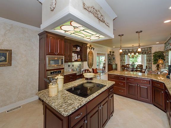5th image of 1228 River Oaks Dr