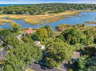 3 Bayview Pl, Locust Valley, NY 11560