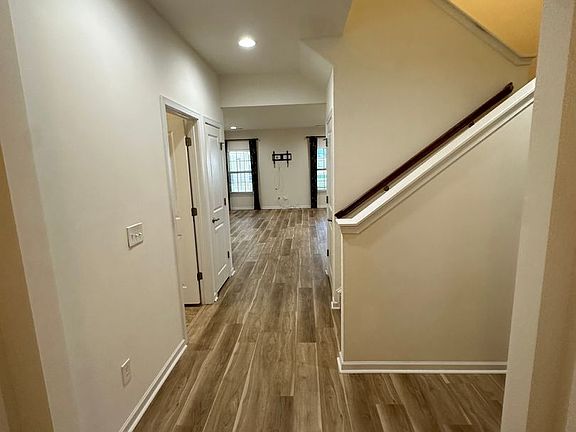 5th image of 1354 Amboress Ln