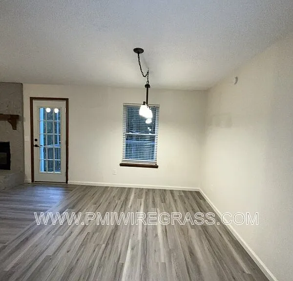 214 Brookside Ln — Photo 13