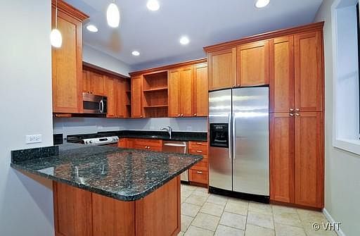 5th image of 913 W Agatite Ave APT 1