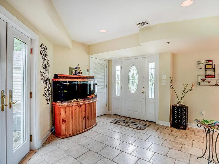 3 Chapin Ave — Photo 6