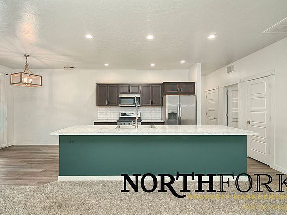 3rd image of 16863 N Middlefield Way