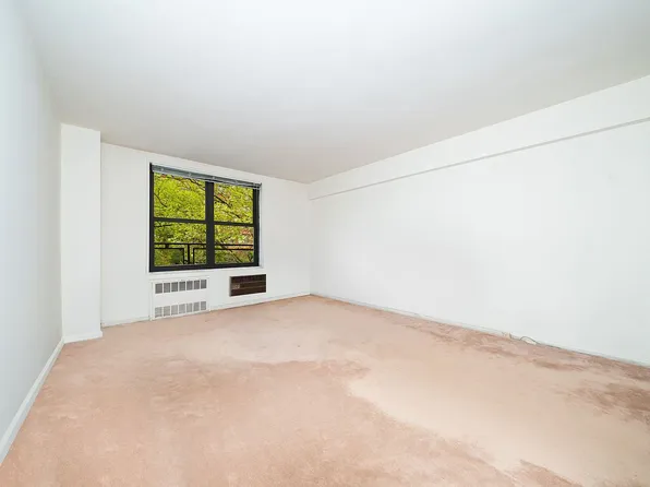 1200 E 53rd St APT 4E