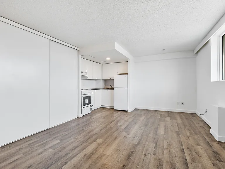 80 Florence St #706 — Photo 19