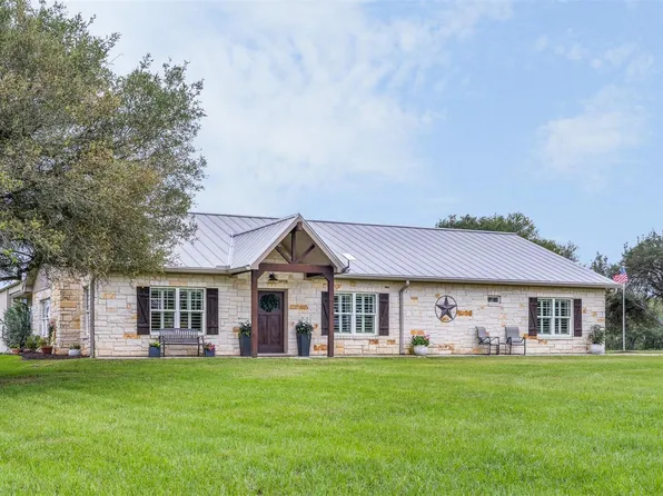 1134 Big Buck Rd, Weimar, TX 78962