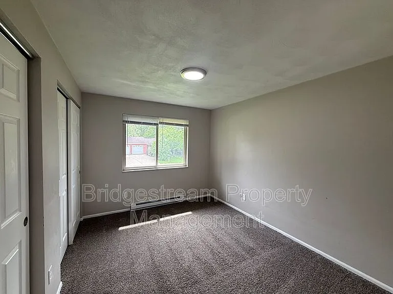 85 N Gebhart Church Rd #G — Photo 6