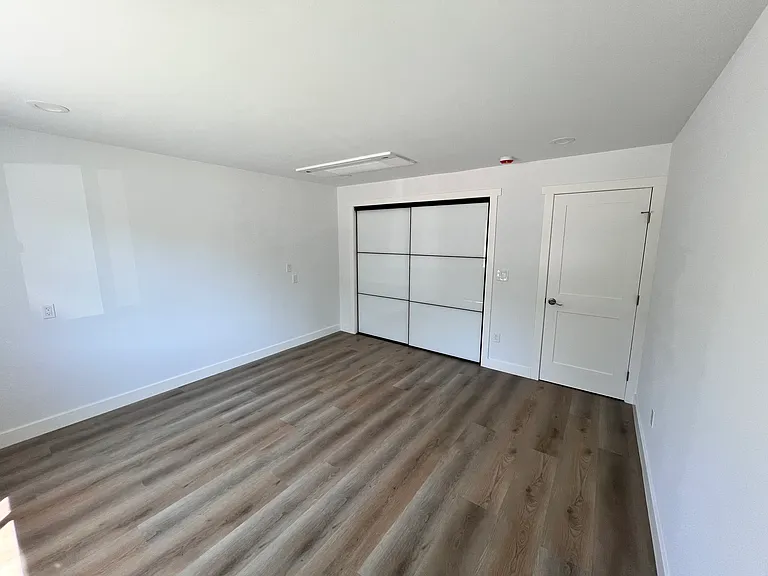 421 Central Ave — Photo 9