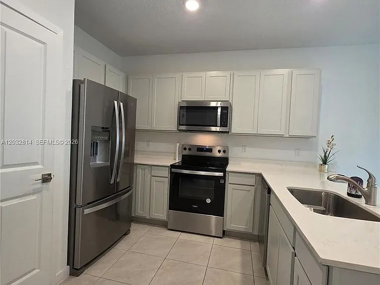 4860 Dillion St #4860 — Photo 2