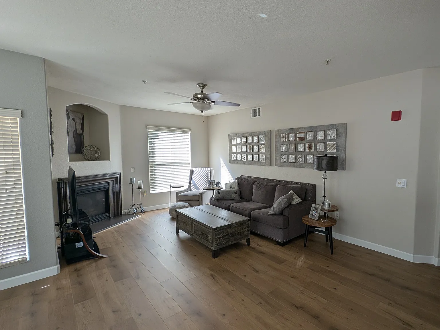 2 bed, 1314 sqft, $2,550 — Photo 3