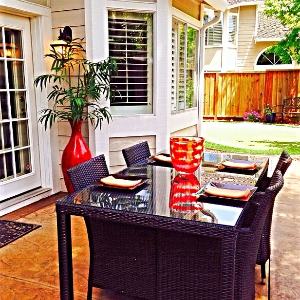 Backyard with Built in Kitch