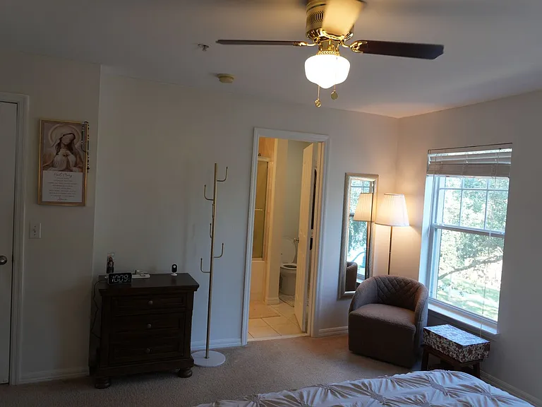 1004 Waterside Dr — Photo 9