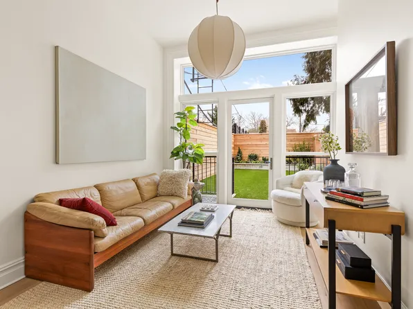 489 Seventh Avenue image 1 of 10