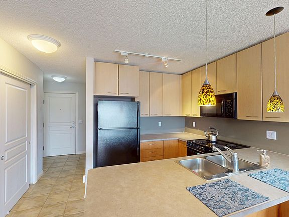2nd image of 407 Richard Rd SW