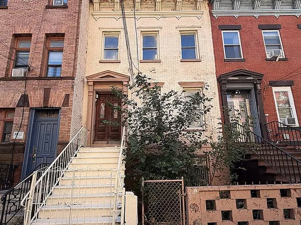 412 E 136th St, Bronx, NY 10454