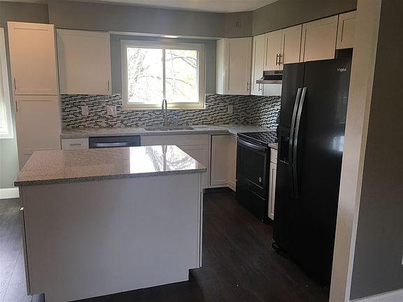 3rd image of 8459 Village Dr
