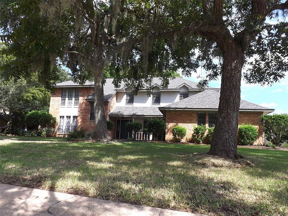 1st image of 102 White Oak Dr