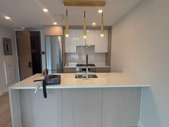 3820 Parsons Blvd #4, Flushing, NY 11354