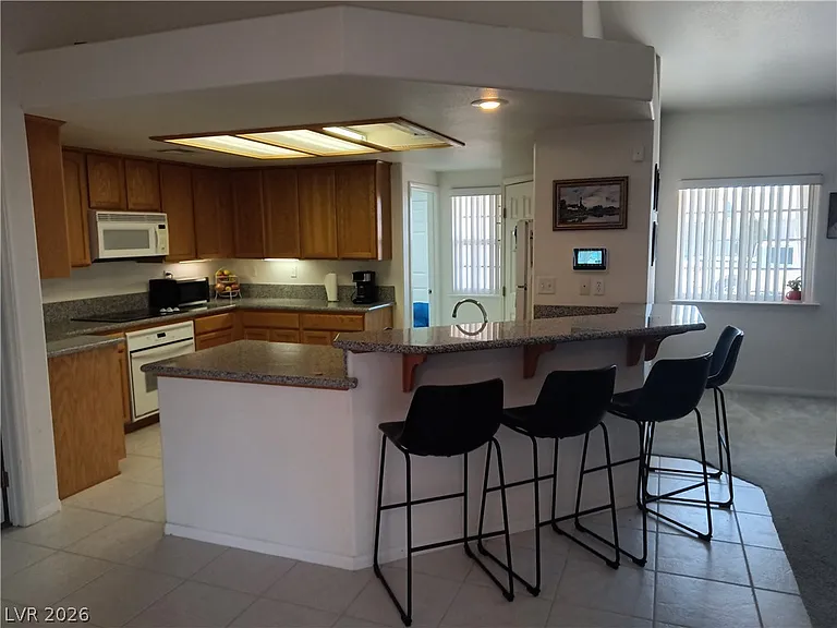 546 Elsie Ln — Photo 5