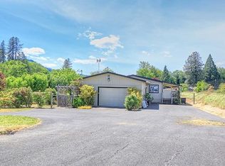 1408 Applegate Ave, Grants Pass, OR 97527