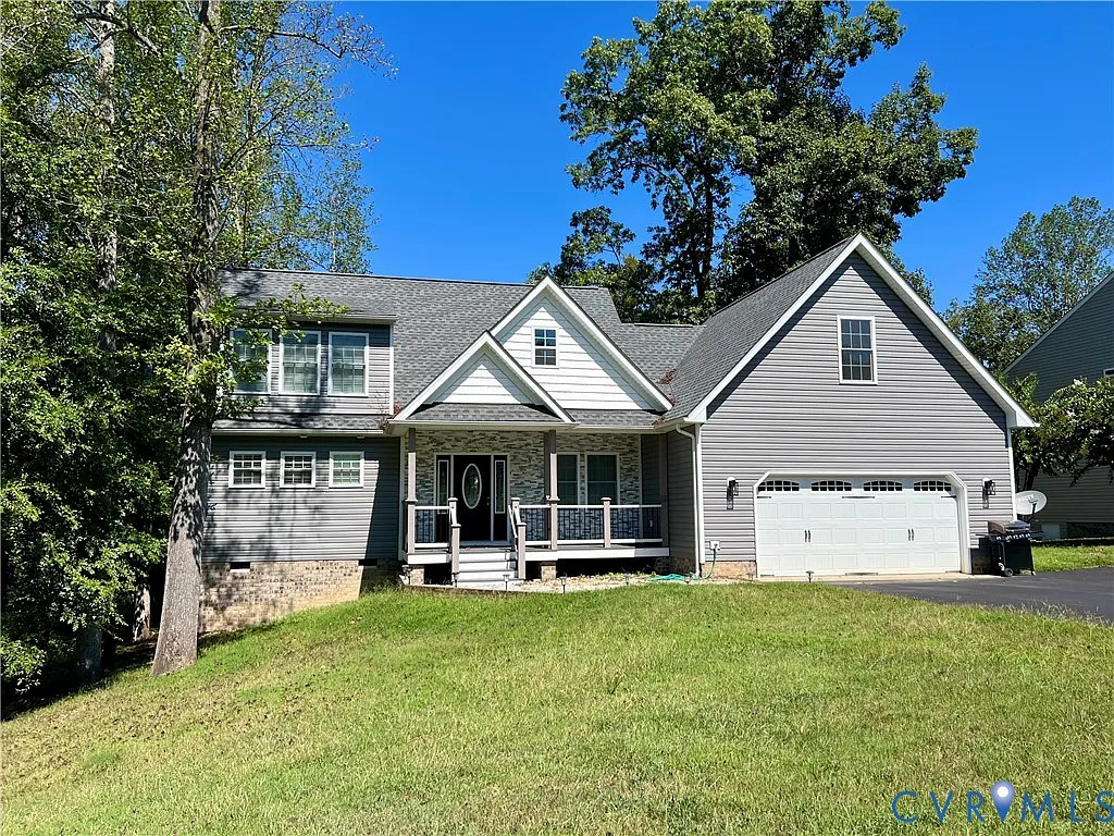 3 bed, 2.5 bath, 2026 sqft, $2,700 — Photo 2