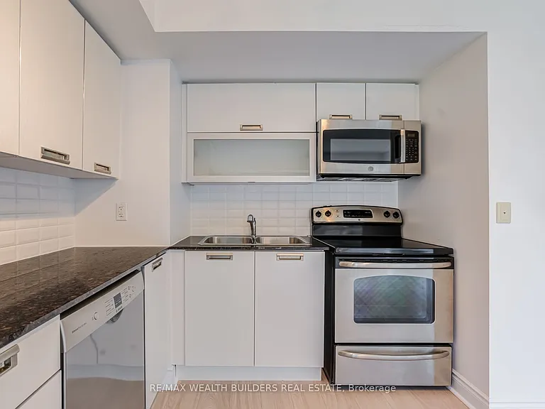 28 Ted Rogers Way #1212 — Photo 26