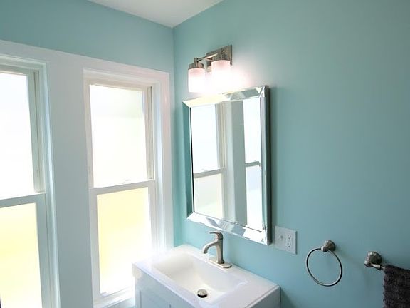 4th image of 10 Trenton St #16863334
