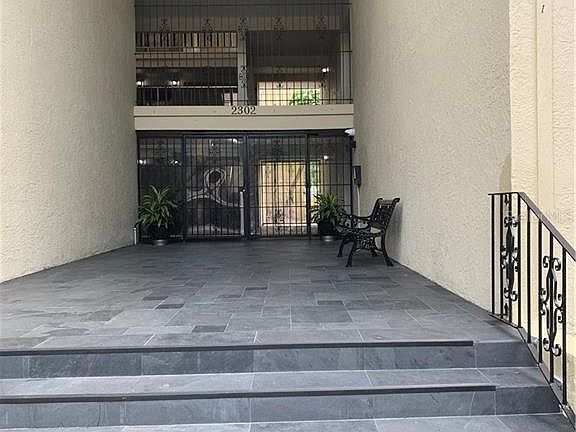 2nd image of 2302 S Manhattan Ave APT 207