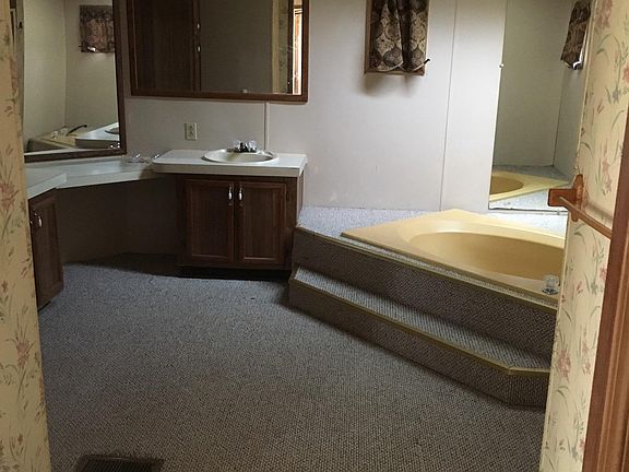 Huge Master bathroom