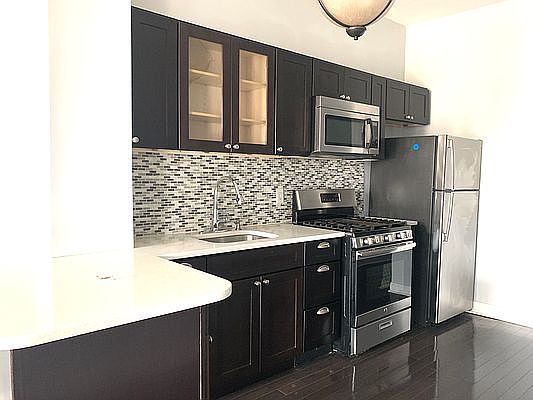 1st image of 579A Mac Donough St #4R