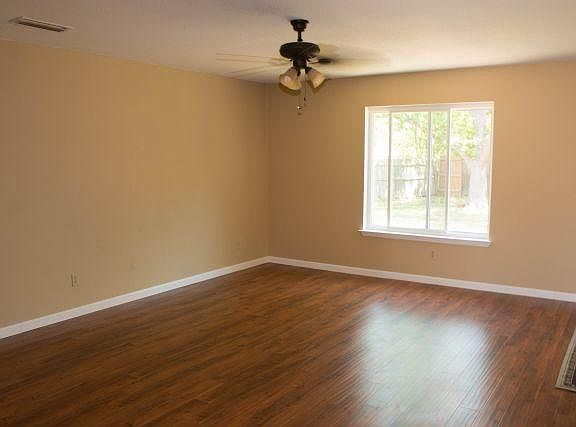 3rd image of 1217 Cove Dr
