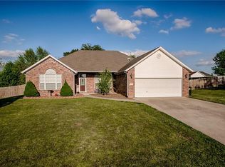 900 Hillcroft Ter, Cave Springs, AR 72718