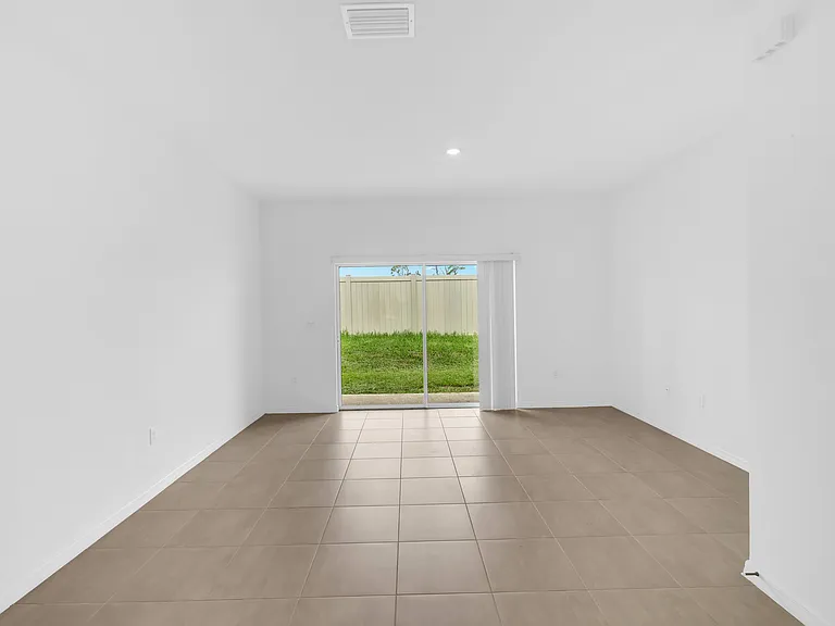 8765 Daybreak St — Photo 17