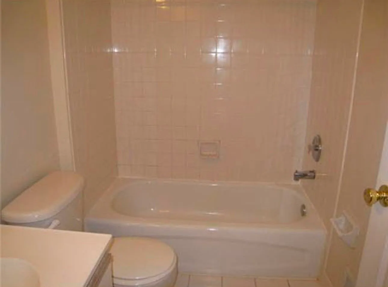 2 bed, 2.5 bath, 1450 sqft, $2,800 — Photo 3