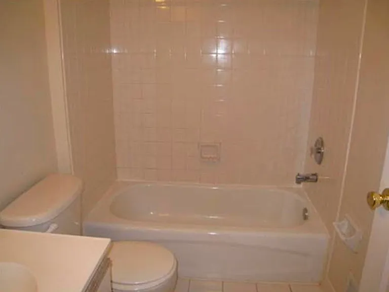 100 Prestwick Way — Photo 3