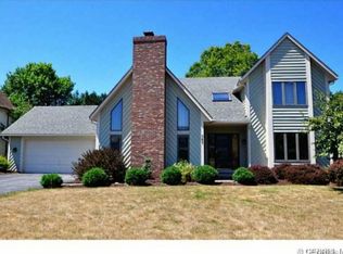 385 Montvale Ln, Rochester, NY 14626