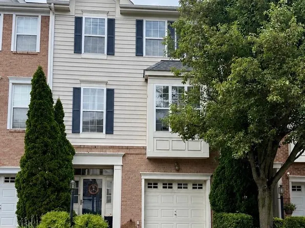 14222 Legend Glen Ct, Gainesville, VA 20155