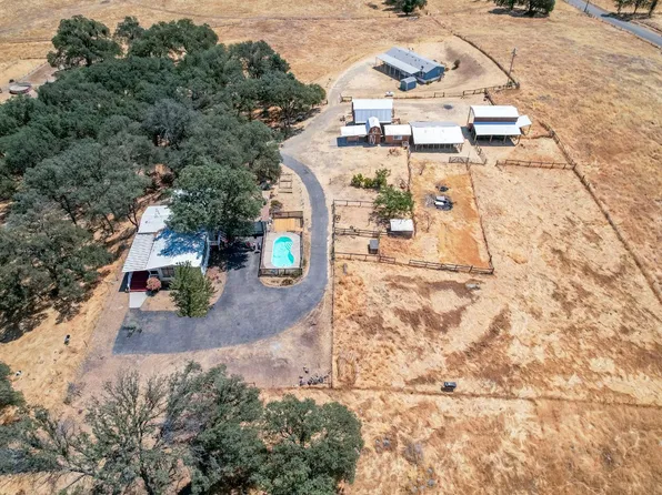32748 Indian Guide Rd, Squaw Valley, CA 93675