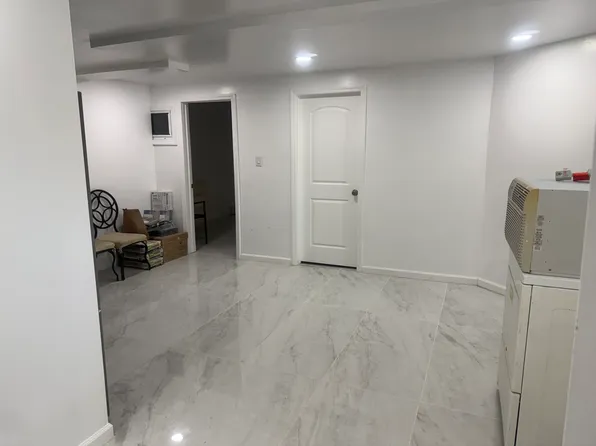 (undisclosed Address), Jamaica, NY 11436