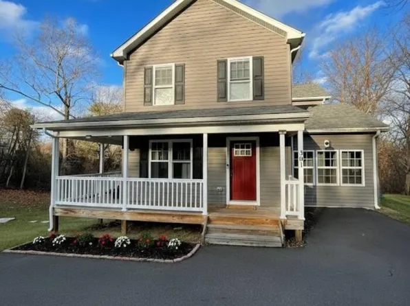 301 Rollason Dr, Front Royal, VA 22630